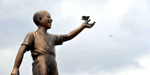 Statuia a fost dezvelită de oficialităţile din Jakarta