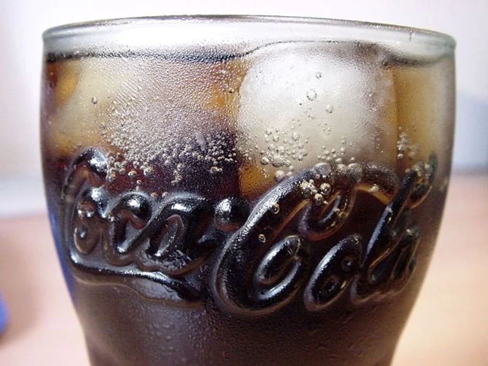 
    Coca-Cola a anunţat retragerea a 22.000 de seturi de pahare (Foto: Arhivă)  