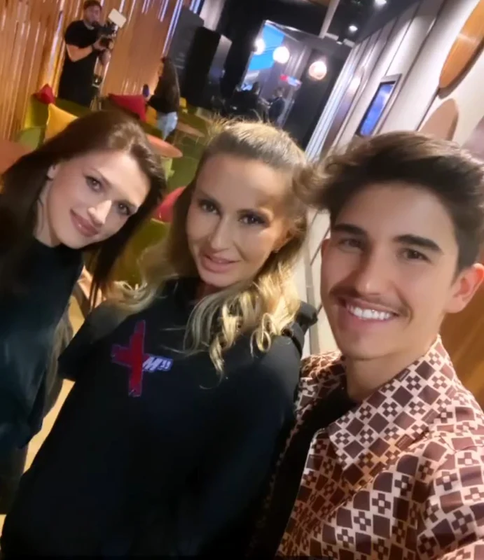 Crina Abrudan, Sebastian Dobrincu și iubita lui Ioana Ignat. foto Click!