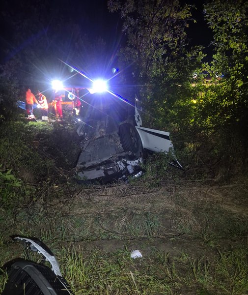 Tragedie pe o șosea națională. Două persoane și-au pierdut viața, iar alte două au ajuns la spital în Vâlcea