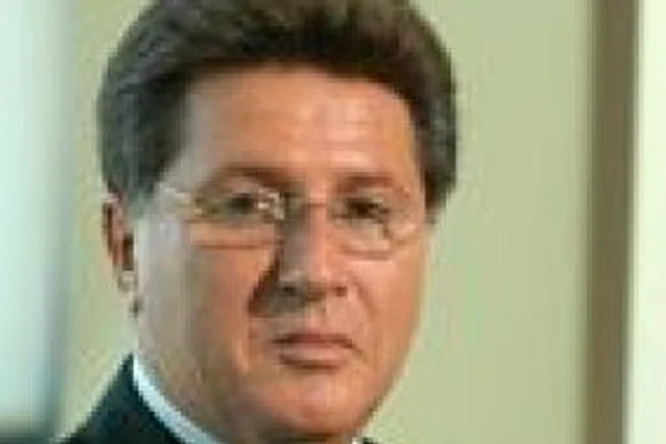 Dan Pascariu se retrage din funcția de președinte al CA UniCredit Bank