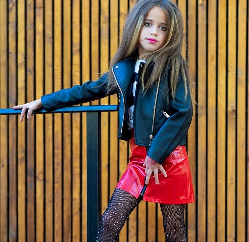 Iza e deja model. sursa foto: Arhivă Click!