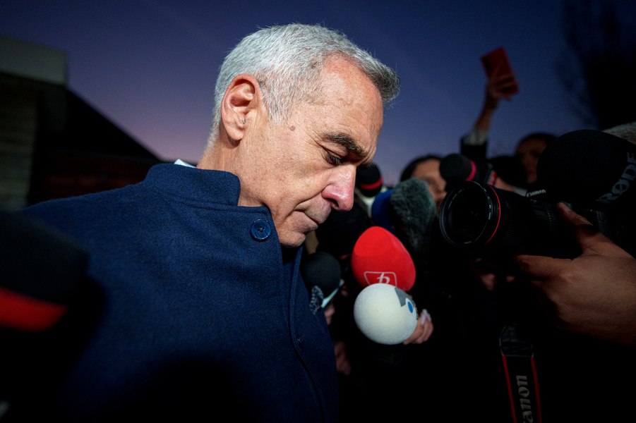 „Omul delirează, o voce împrumutată îi posedă mintea”. Sociolog, despre Georgescu: „Boții ăia care i-au rostogolit campania sunt mai vii decât el”