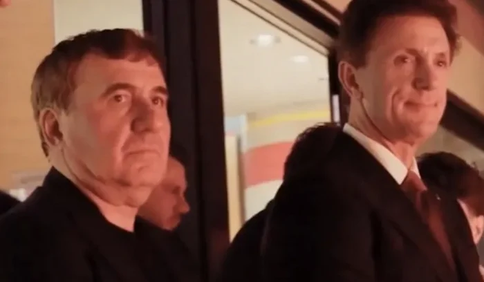 Hagi și Popescu au văzut-o pe viu pe Galatasaray luând titlul de campioană (FOTO: Farul TV)