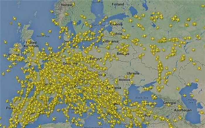O hartă zborurilor comerciale după accidentul MH17: cei mai mulţi operatori aerieni evită spaţiul Ucrainei