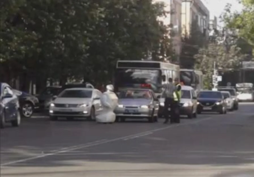 Robotul a blocat traficulFoto: captură video