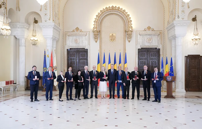 Iohannis și cei decorați de 1 Decembrie FOTO Presidency