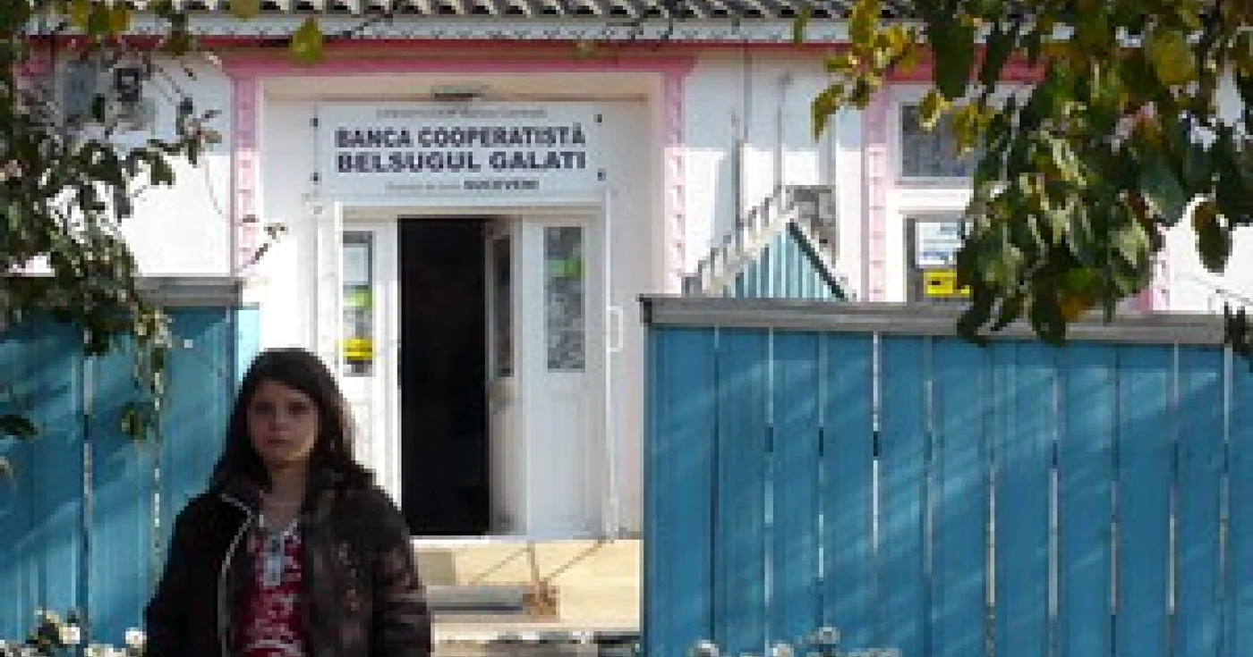 Atât localnicii din Suceveni, cât şi banca nu au ştiut nimic despre înşelăciune timp de aproape un an de zile 