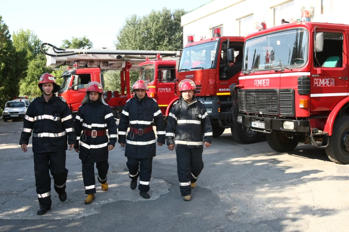 Pompierii au desfăşurat mai multe acţiuni de control. Foto Arhivă
