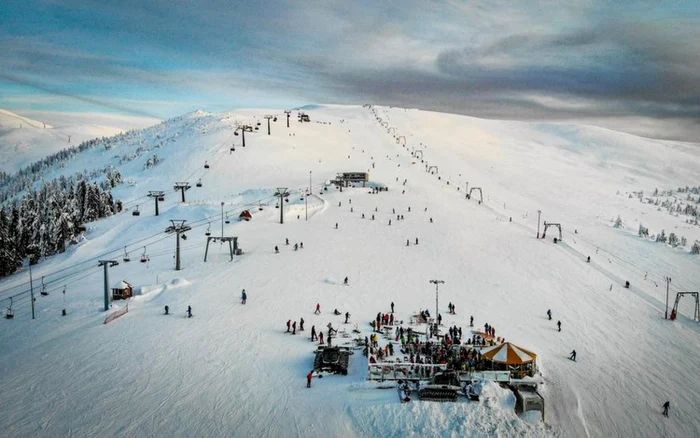 statiunea straja masivul valcan foto Complex Montana Straja