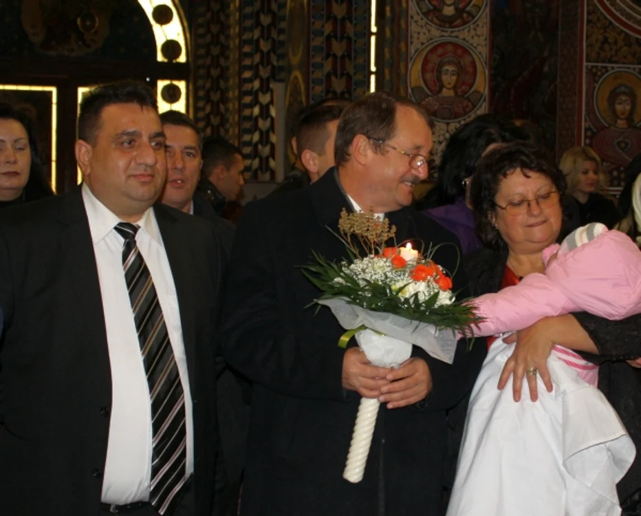 
    Mircea Băsescu i-a botezat un nepot lui Bercea Mondial în ianuarie 2010Arhiva Click!  