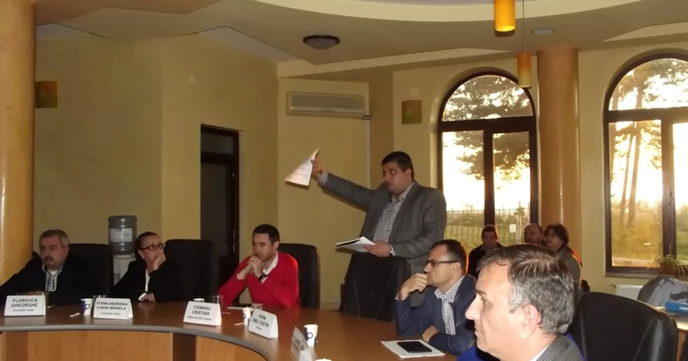 Oficialii din Primăria Slatina vor să poată controla cum se cheltuiesc banii. (Foto: Alina Mitran)