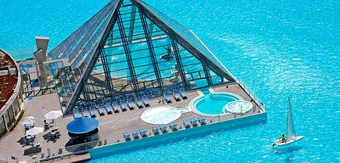 Piscina este suficient de mare pentru o plimbare cu barca FOTO sanalfonso.cl