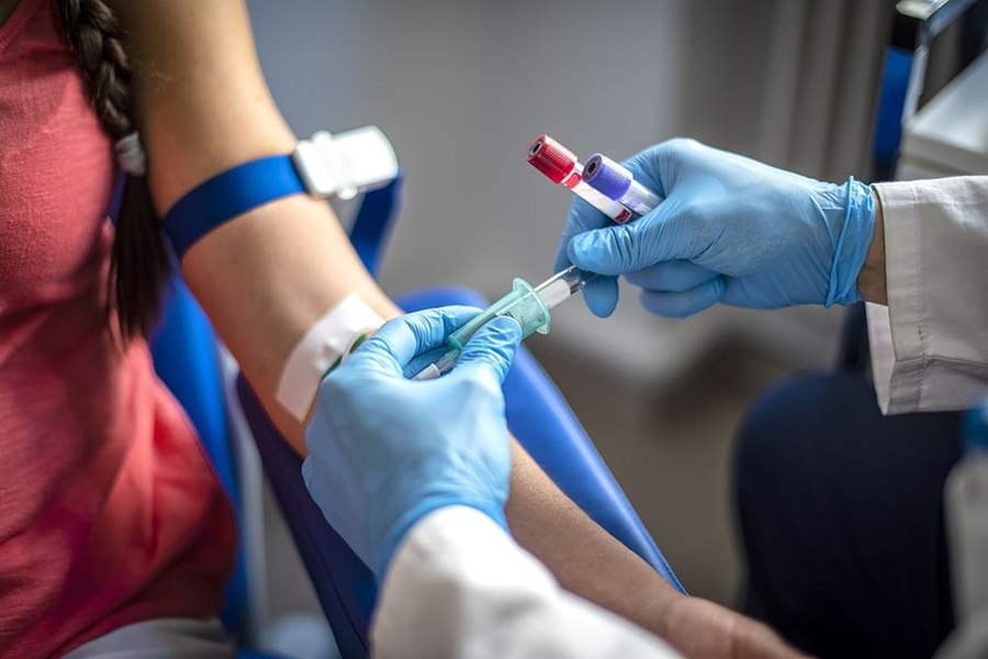Descoperire uimitoare în medicină: doar trei oameni au această grupă de sânge. Cercetătorii caută al patrulea caz de „sânge auriu”