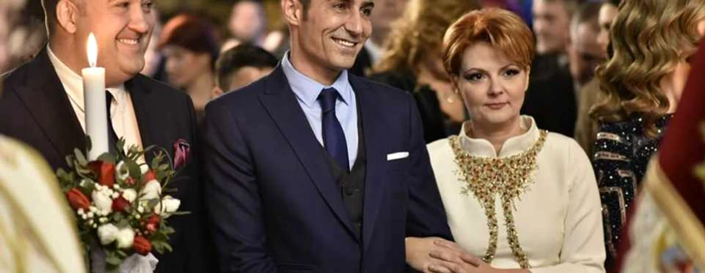Lia Olguţa Vasilescu şi Claudiu Manda, alături de naşul lor, Ovidiu Flori FOTO facebook / Claudiu Manda