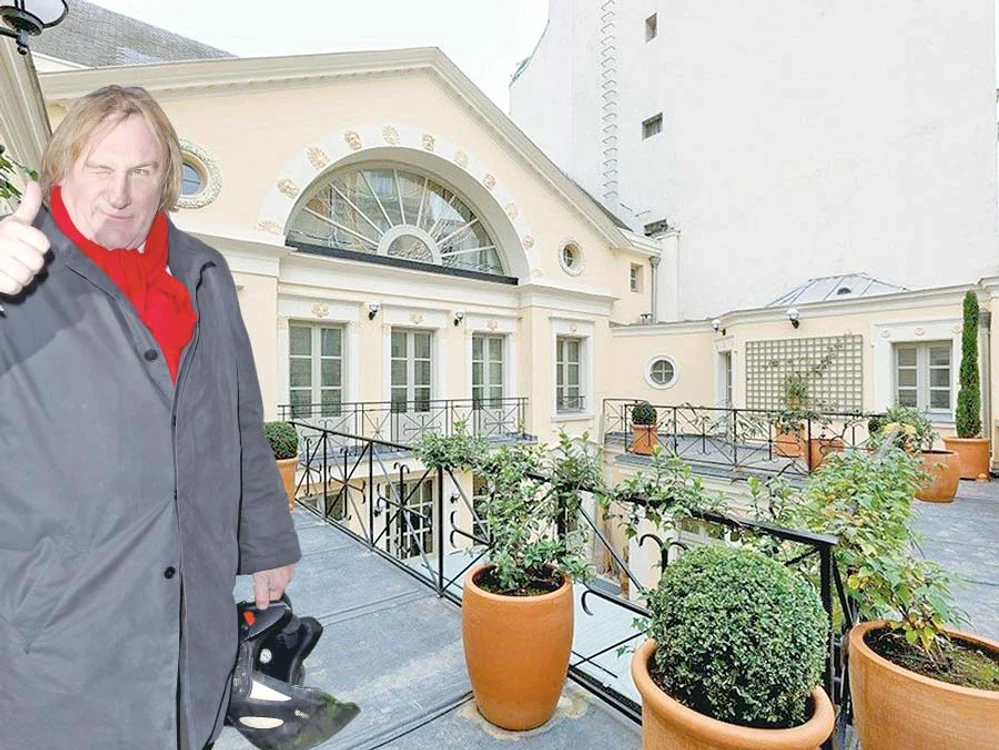 
    Depardieu  a părăsit recent  ţara natală  