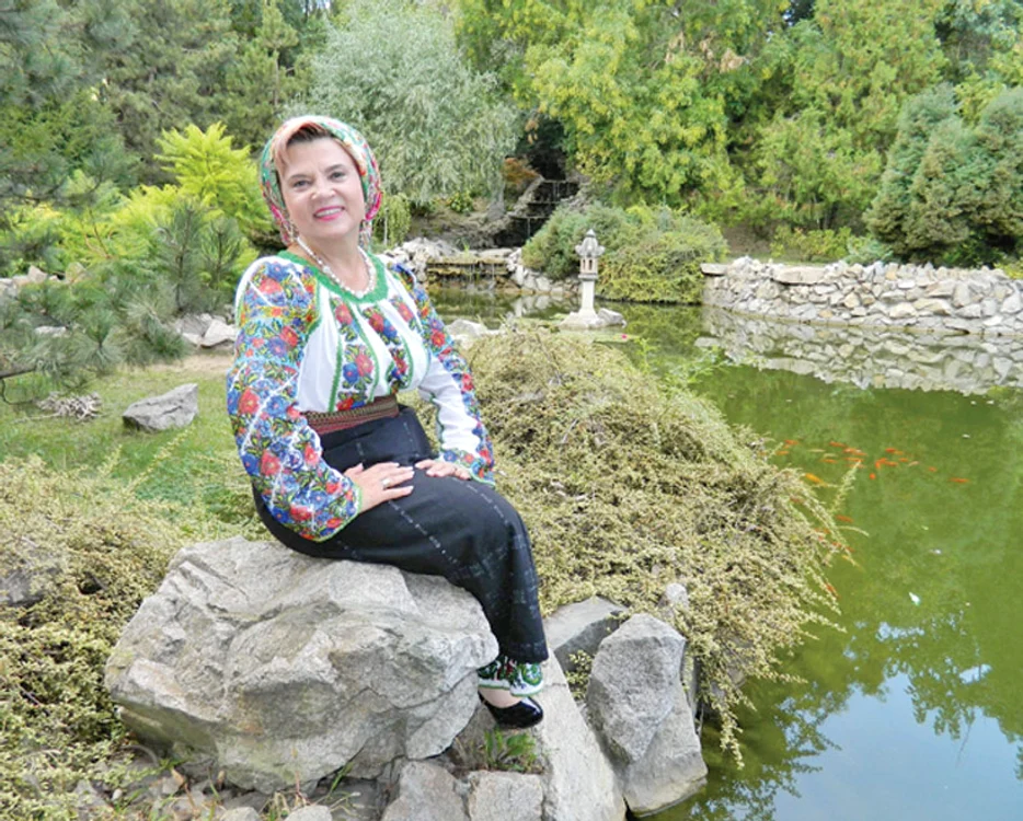 
    Solista are o rinoplastie,  o tatuare a sprâncenelor,  două măriri de sâni, trei  injectări cu acid hialuronic  şi 13 lipoaspiraţii foto: Mihai Ionescu  