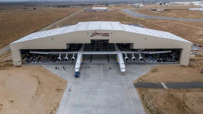 AVION STRATOLAUNCH FOTO AFP / STRATOLAUNCH