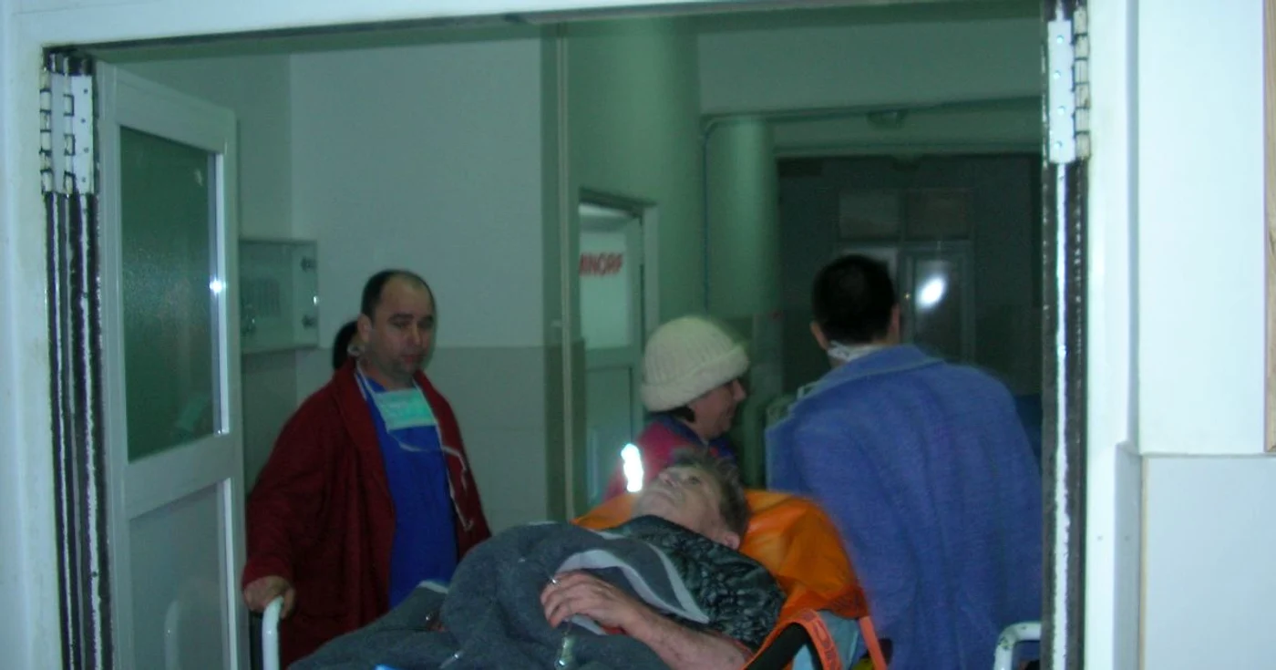 Unul dintre răniţi se află internat la Reanimare, iar ceilalţi doi la Secţia Ortopedie