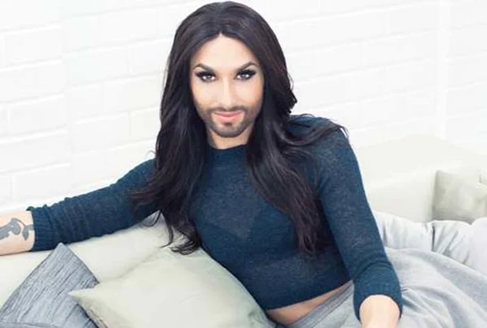 
    Conchita a pozat topless foto: Rolling Stone  