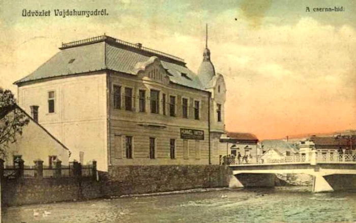 Râul Cerna în Centrul vechi. Ilustrată. Foto: Adler, 1900.