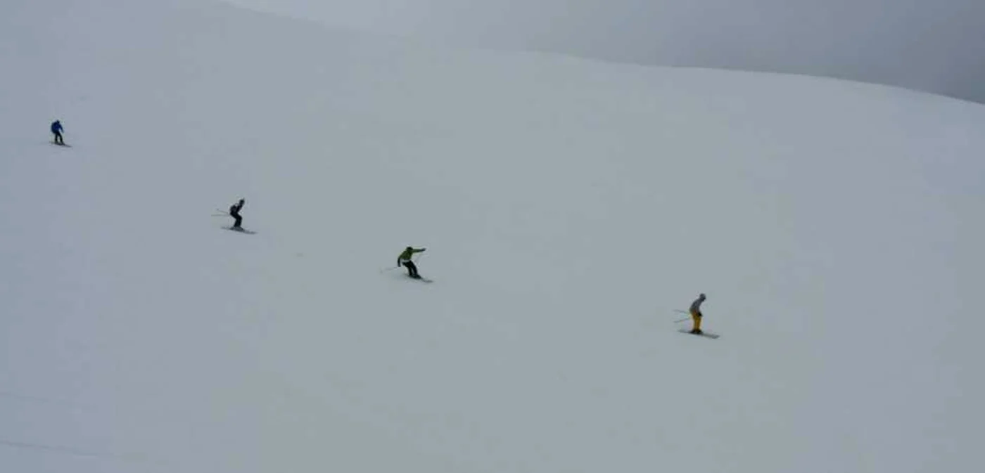 Riscul de avalanşă este de gradul 3 la altitudini de peste 1.800 de metri