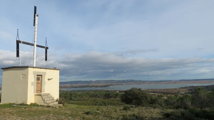 Un exemplu al telegrafului lui Chappe, în Narbonne, Franţa. FOTO: Wikipedia