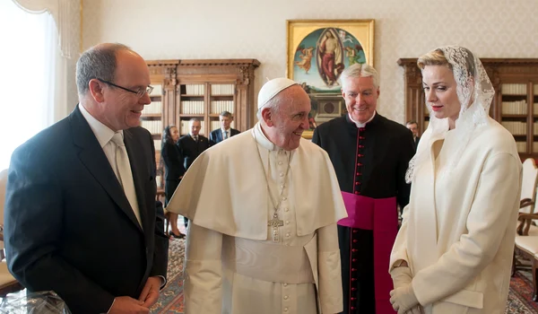 Papa Francisc Charlene și Albert de Monaco GettyImages 505506080 jpg