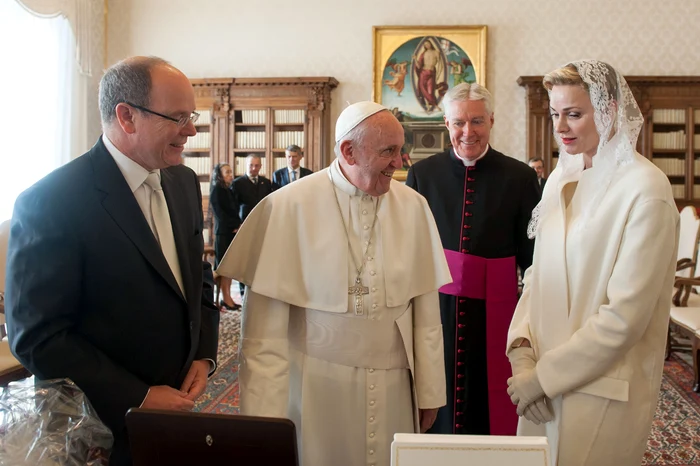 Prințesa Charlene de Monaco la întâlnirea cu Papa