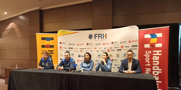 conferinta presa handbal feminin echipa romaniei foto Denis Grigorescu jpg
