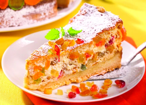 tort cu branza si fructe uscate jpeg