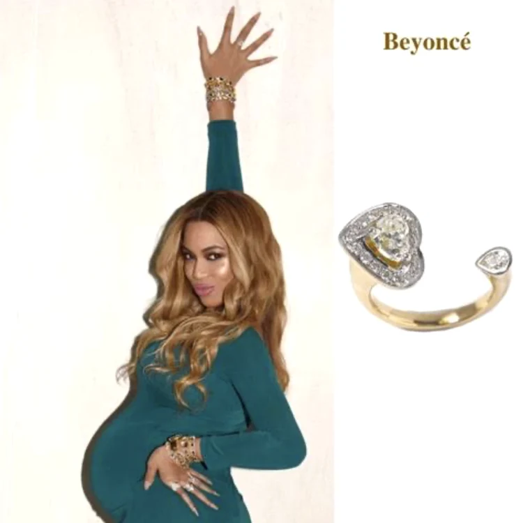 Beyonce poartă o superbă bijuterie