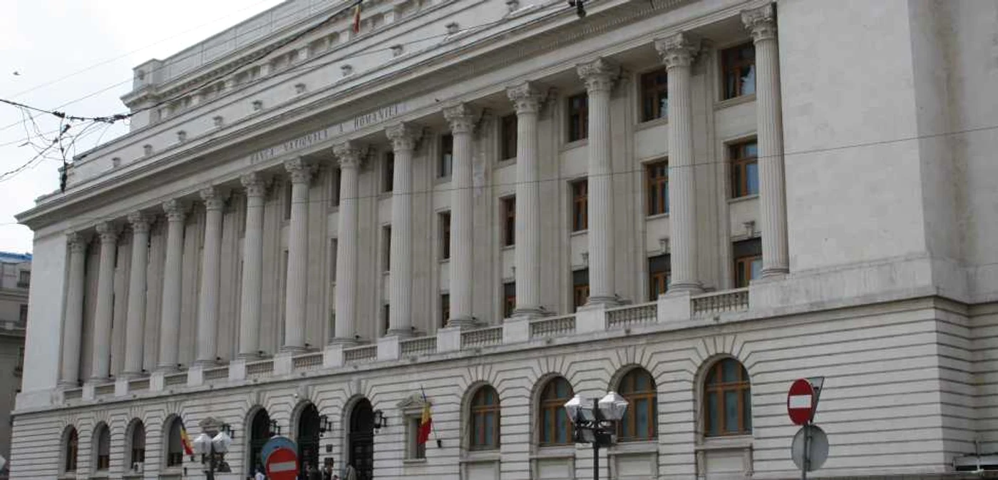 Clauzele abuzive pot provoca distrugeri de un miliard de euro prin bilanţurile băncilor din România, potrivit unui raport BNR