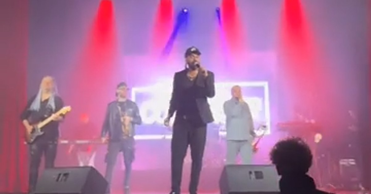 Connect-R, boicotat la Festivalul Național Studențesc „Serbările Unirii”. Sala, aproape goală, deși concertul a fost gratuit