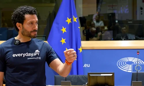 Andrew Bustamante foto captura video png