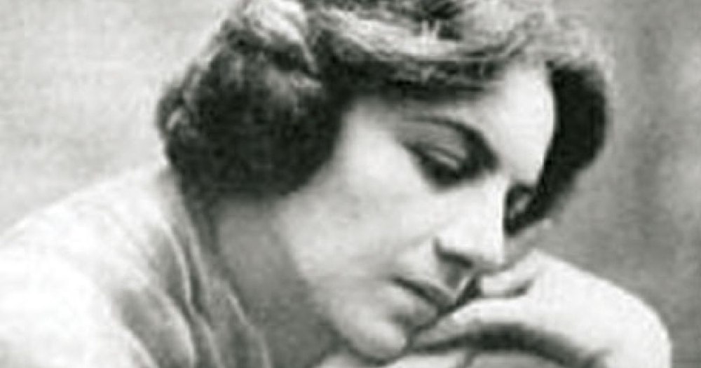 9 iulie: S-a născut Marioara Voiculescu, o „mareşală a teatrului românesc”. A fost prima femeie din țară care a fondat o companie de teatru