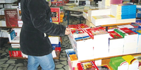 Pe criză, gorjenii îşi cumpără dicţionare