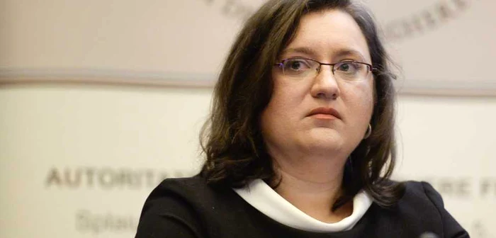 Raluca Ţintoiu, şefa NN Pensii, a fost amendată anul trecut pentru că i-a informat pe participanţi, prin mail, asupra faptului că au existat discuţii privind o eventuală naţionalizare a Pilonului II