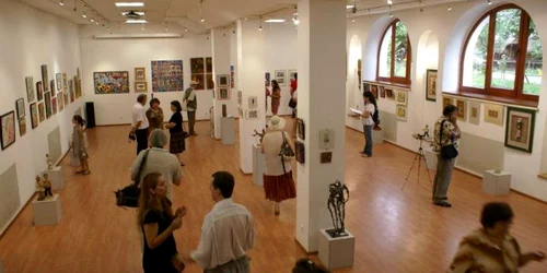 salonul international de arta naiva muzeul satului Facebook