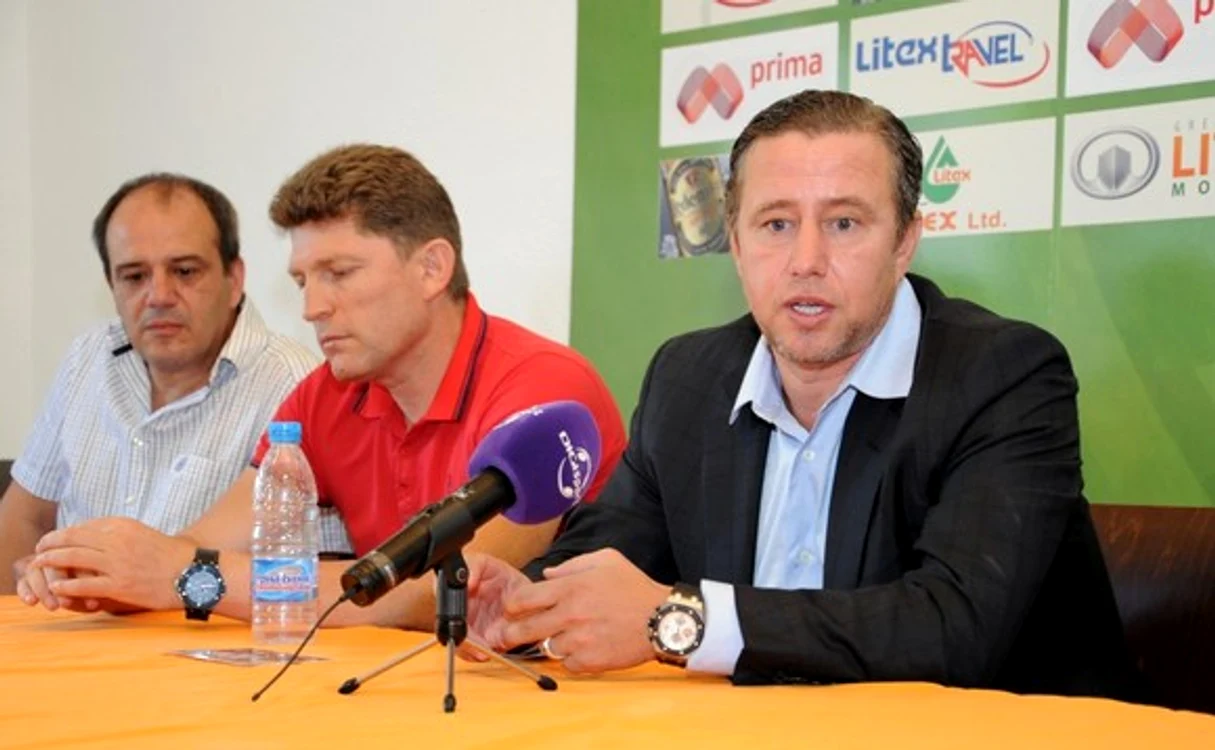 
    Reghecampf, pe vremea când era antrenor la Litex  