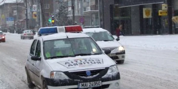 Poliţiştii nemţeni vor monitoriza şi astăzi traficul din judeţ pentru a preveni accidentele