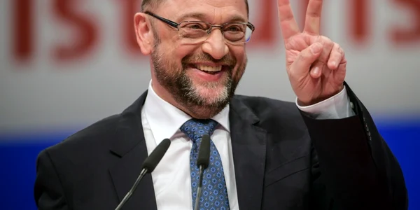 Preşedintele partidului Social Democrat Creştin (SPD) Martin Schulz vorbeşte după ce a fost reales preşedinte în timpul petrecerii cea a urmat în Berlin Germania FOTO EPA-EFE/Clemens Bilan