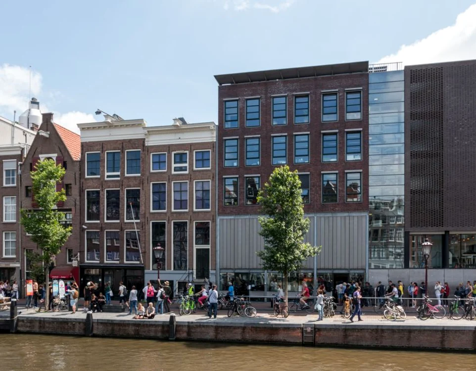 Superiorii din Amsterdam jpeg