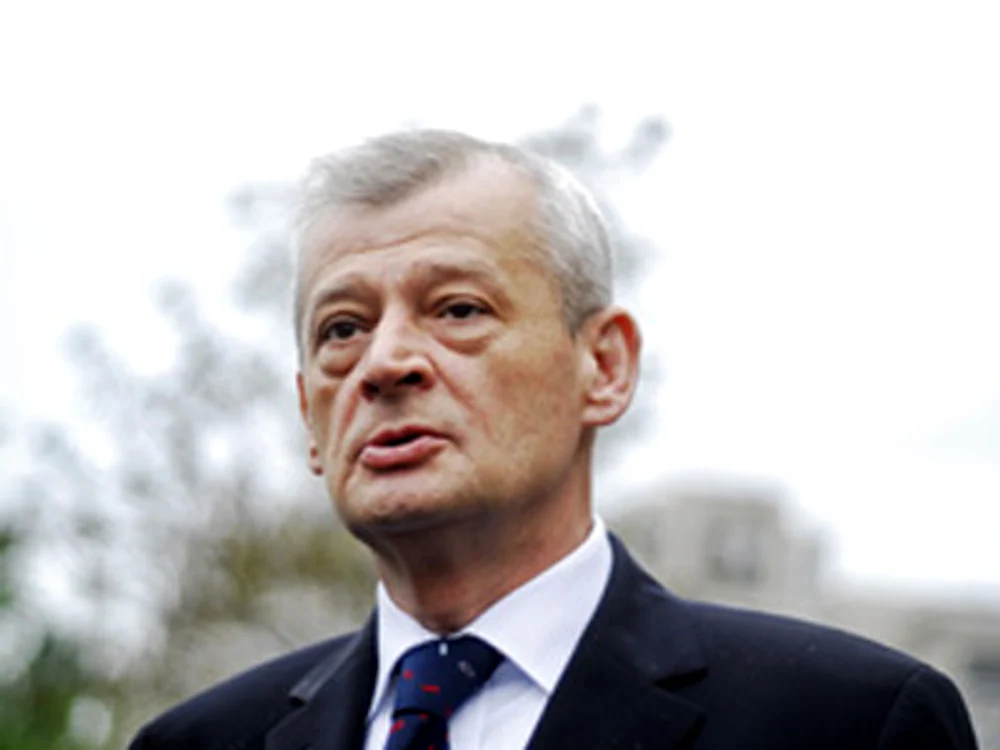 
    Sorin Oprescu va candida la preşedinţie  