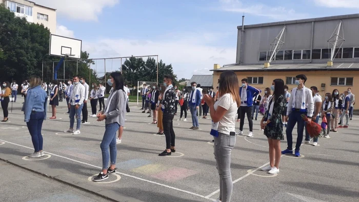 festivitate absolvire petre pandrea
