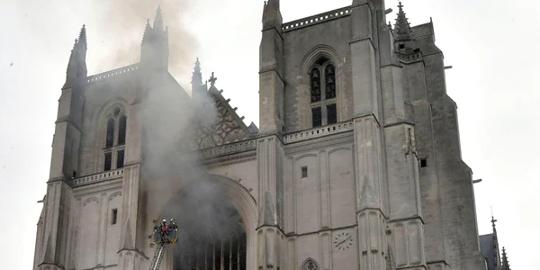 Incendiu la Catedrala din Nantes FOTO EPA-EFE