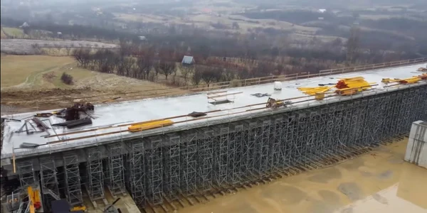 Stadiul lucrărilor la autostrada Sibiu - Piteşti Lotul 1 Boiţa Viaductul Tălmăcel Foto Ioan Adrian Gica