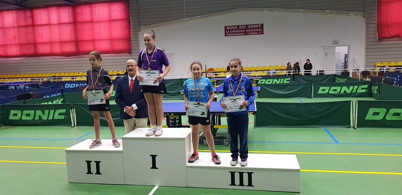 Andreea Jifcu  a câştigat medalia de aur atât în proba de simplu, cât şi în cea de dublu la Campionatul Naţional Juniori III (8-10 ani)