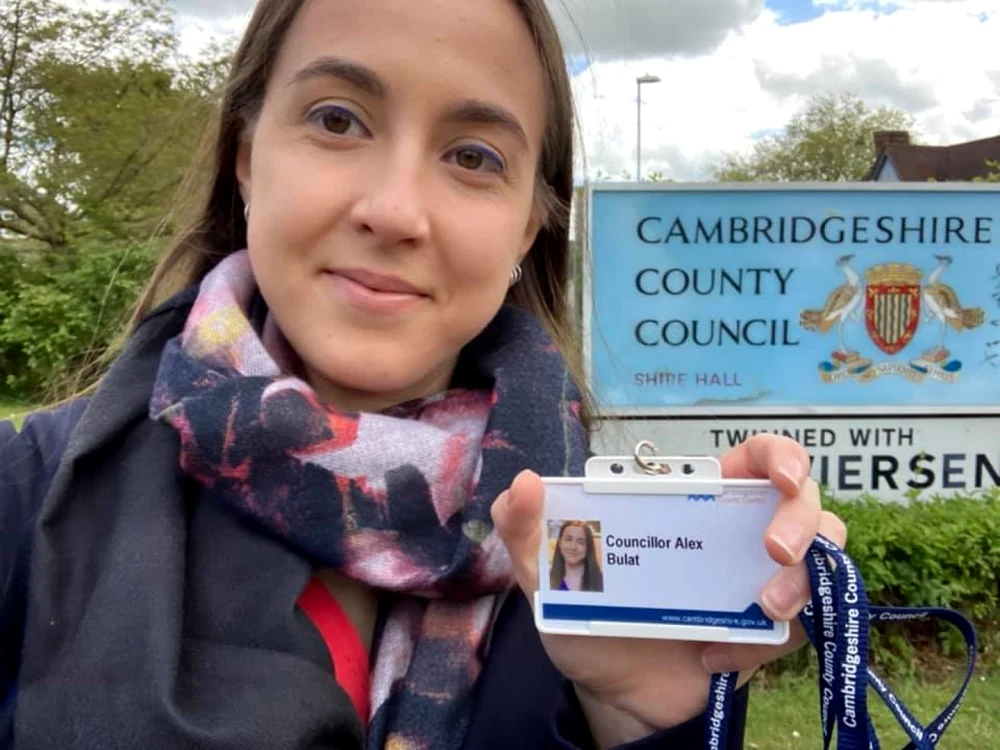 Alexandra este primul consilier local român din Marea Britanie. FOTO Facebook                     