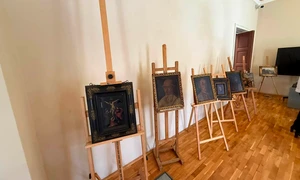 Ceremonia oficială de predare către autoritățile italiene a zece opere de artă recuperate de autoritățile române (© Muzeul Municipiului București)